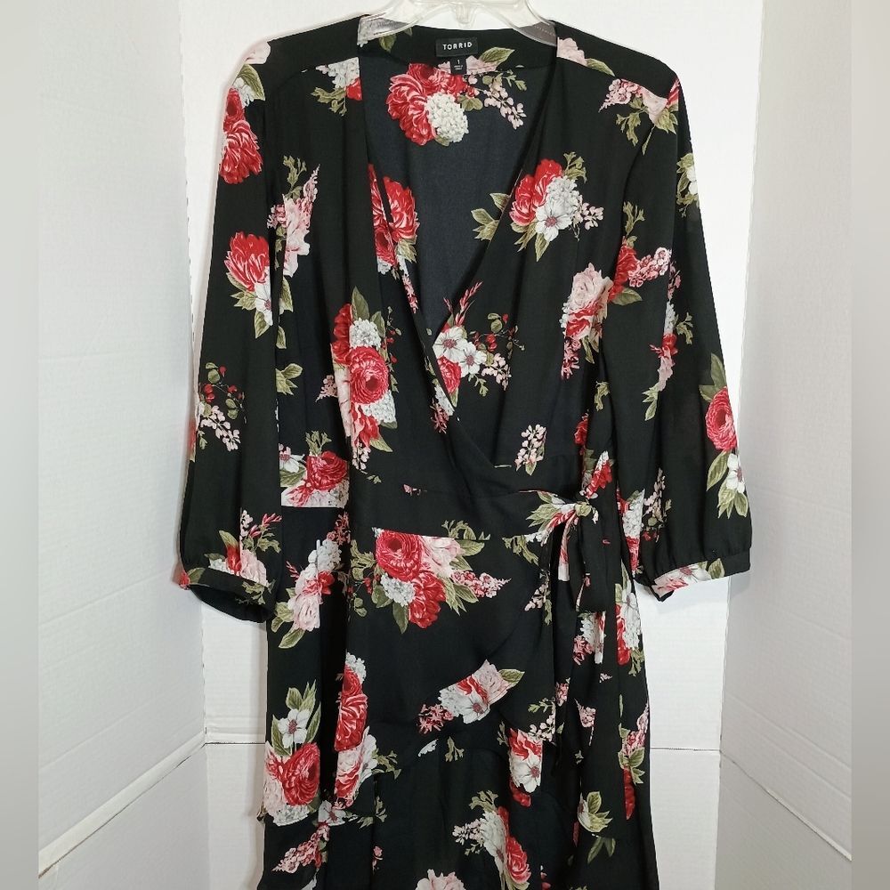 Torrid Women's Wrap Top Size 1X